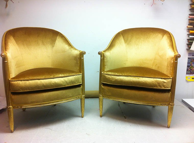 Goldene Sessel